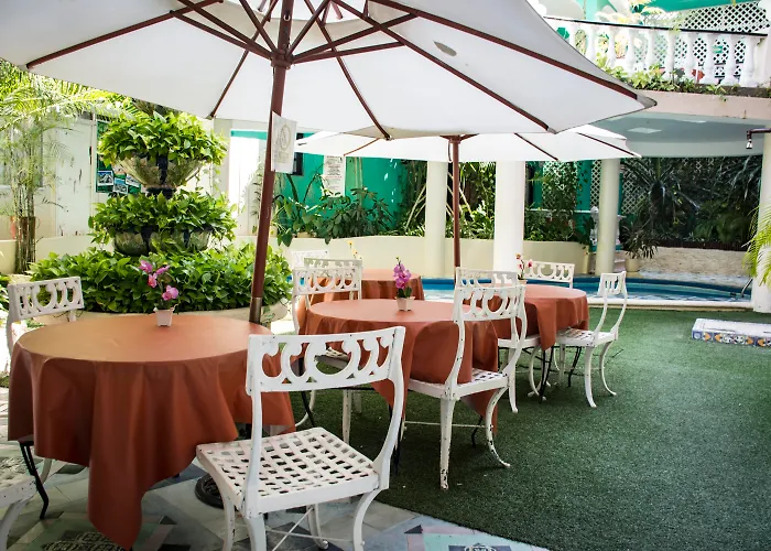 Maya Del Mar On Fifth Avenue