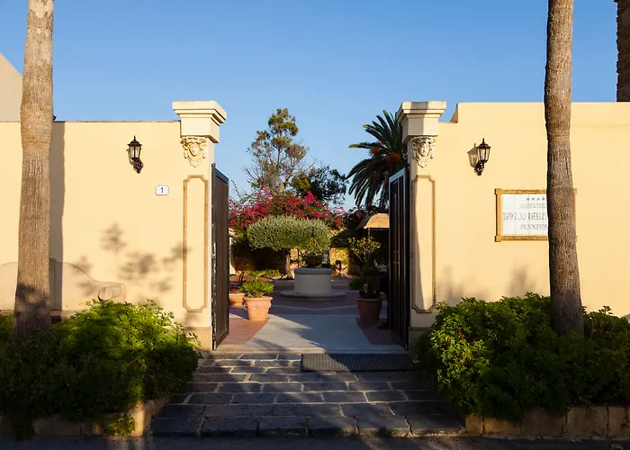 Hotel Foresteria Baglio Della Luna