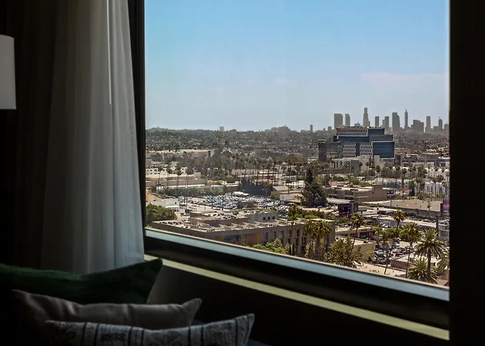 Casino hotel: Kimpton Everly Hotel Hollywood By Ihg