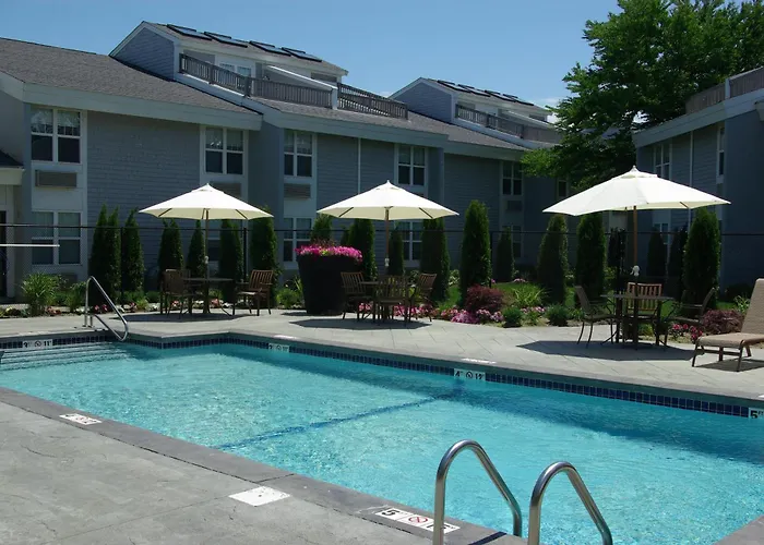 Hotel with Tennis: Holiday Inn Cape Cod - Hyannis By Ihg