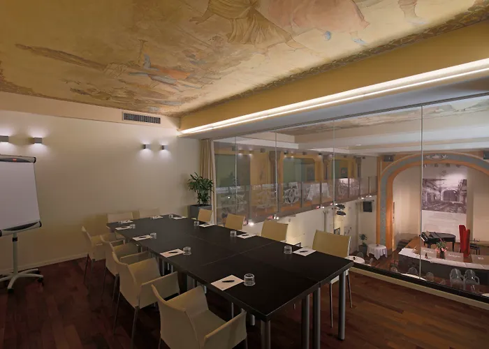 In Luxury hotels I Portici Bologna
