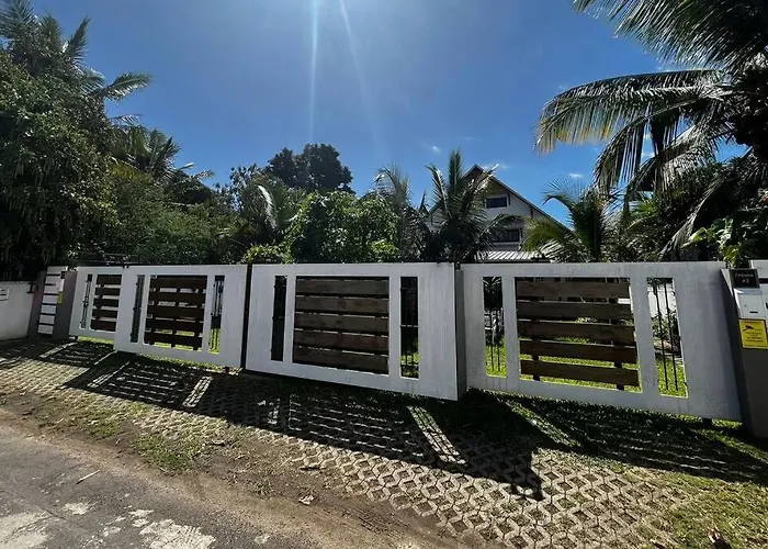 Tropical 3-Bedrooms Coastal Residence Creolia2