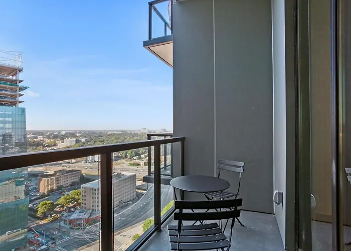 Midtown Luxury Apartment