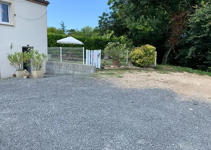 maison avec jardin et parking privé