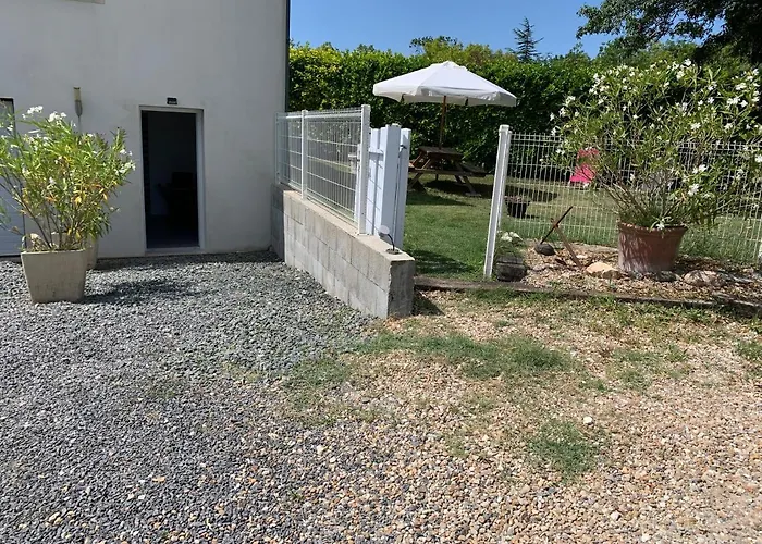 maison avec jardin et parking privé