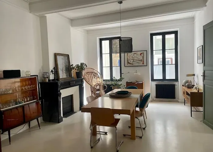 Grande Maison de Maitre contemporaine à 10 min de la mer et Piscine