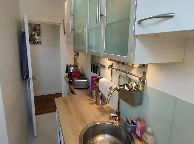 Bel appartement Paris Ouest sur cour proche métro