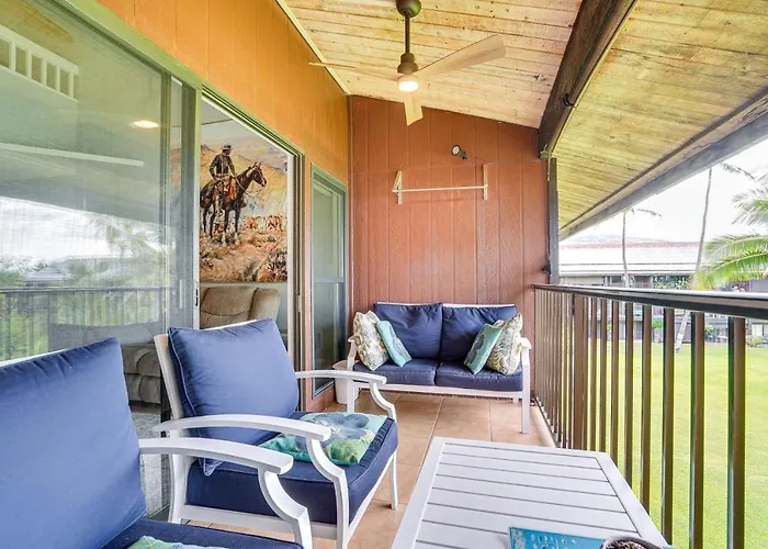 Kaunakakai Vacation Rental W/ Pool Access & A/C!