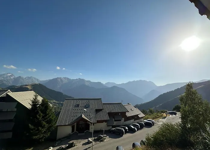 Sunny studio Mountain View balcony Alpe d Huez Studio ensoleillé balcon vue montagne