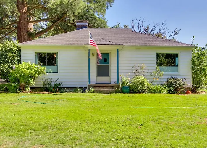 Peaceful & Scenic Cottage Near Mckenzie River!