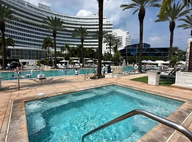Hotel com jacuzzi: Fontainebleau Miami Beach,Tresor
