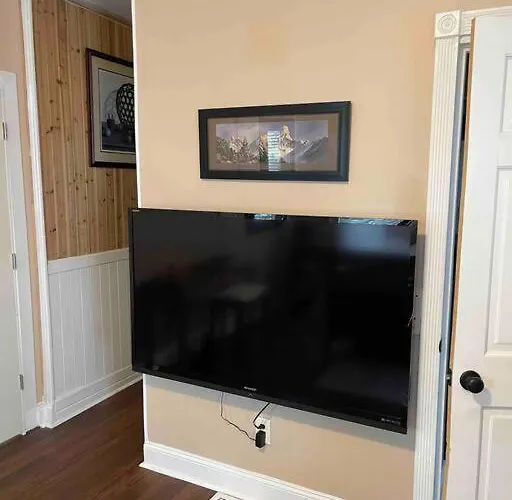 Beautiful Studio Apartment In Historic House
