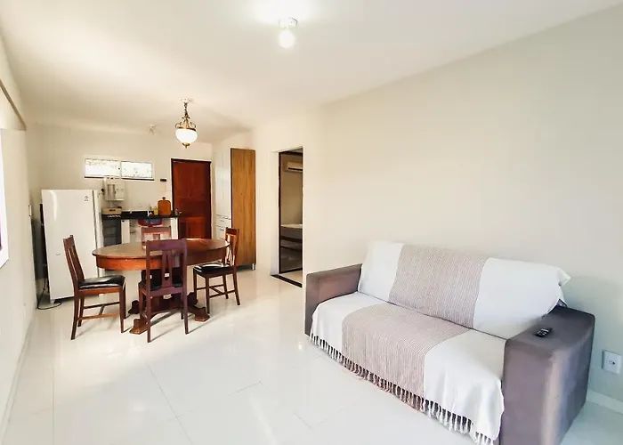 CASA NA RUA DO PIRUÍ EM AREMBEPE com ar