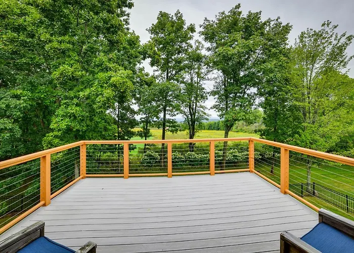 Secluded Ithaca Home W/ Hot Tub ~ 5 Mi To Cornell!