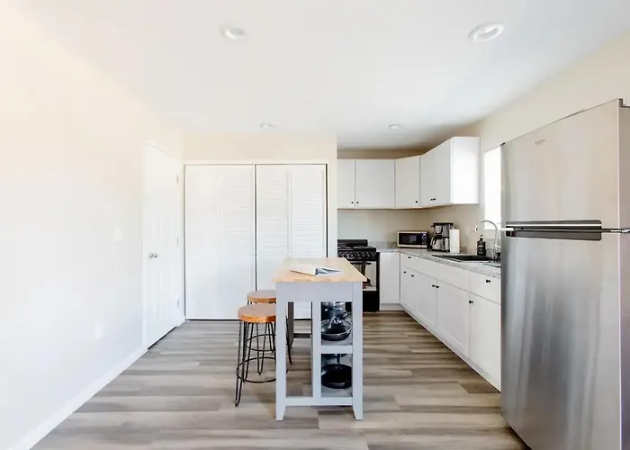 Beautiful Spacious Guest Home