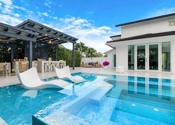 Mia Mansion W/ Pool / Bbq /Cabanna / Outdoor Bar