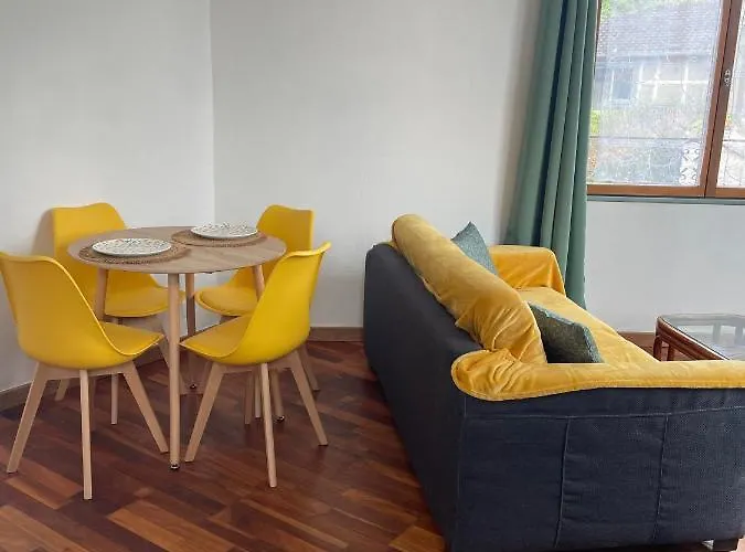 Appartement 35 m2 1er étage 200 m de la mer avec jardin