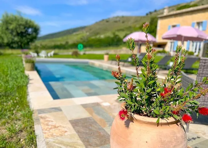 Mas provençal avec piscine