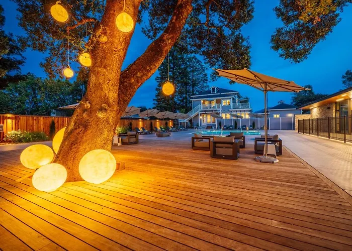 Family Hotel: The Ruse