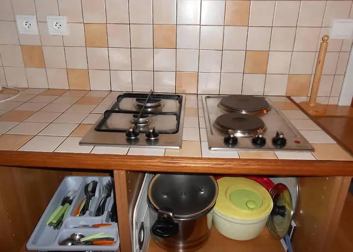 location MIRANDE 2 chambres 4 couchages 9 quartier Pon