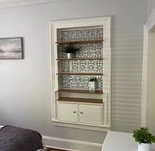 Historic Peaceful Apartment
