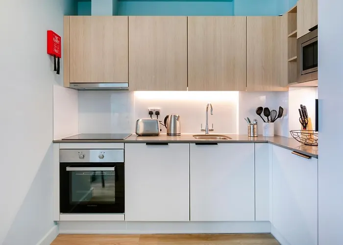 Coleman Court Summer Accommodation
