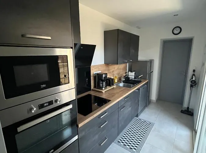 Maison chaleureuse avec terrasse privative proche de la gare et du centre-ville