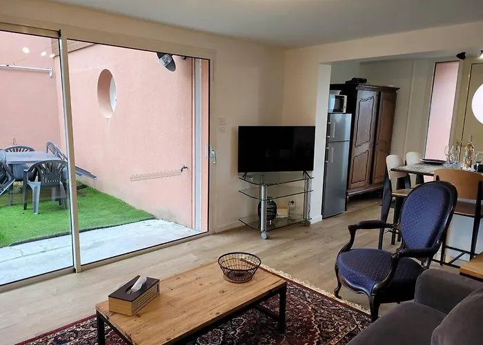 L'atelier, appart avec jardin à 100 m de la mer.