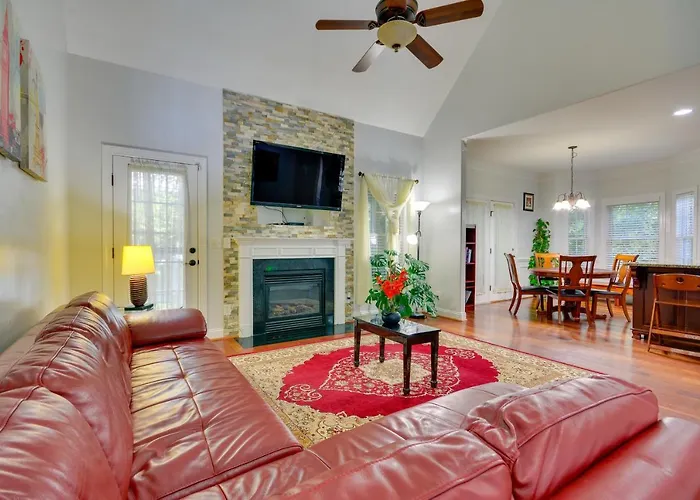 High Point Vacation Rental W/ Private Deck!