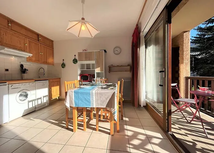Serre Chevalier, appartement T3, 4 personnes plein sud avec balcon, près des pistes, Meublé touristique 3 étoiles