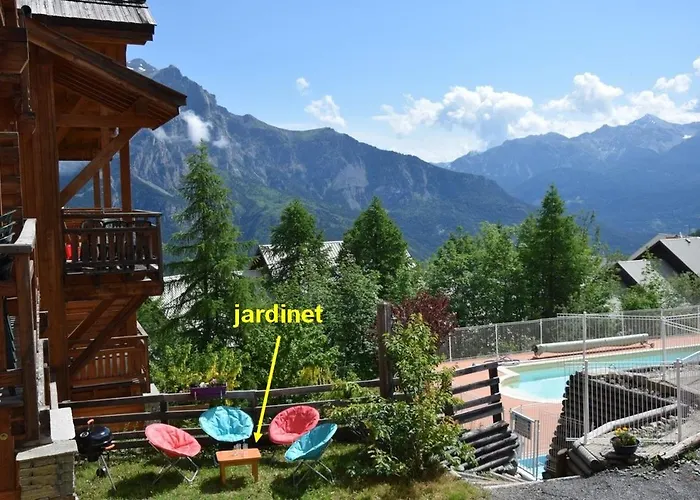 LES PETITS ETERLOUS Appartement T3 36m2 à Puy St Vincent 1800 Alpes du sud 6 personnes parking privé couvert