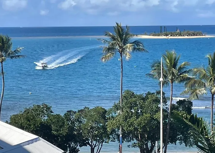 F1 Standing Vue Mer Anse Vata