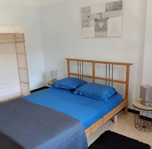 Spacieuse villa avec jardin a deux pas du centre