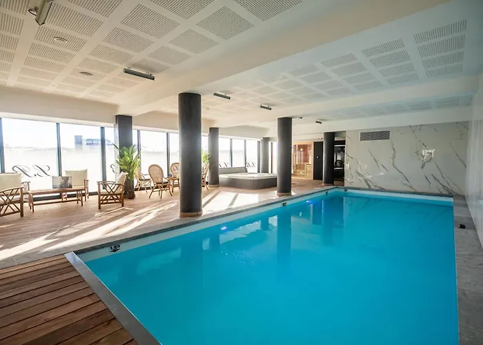Hôtel 4 étoiles: Le Barracuda&Spa, Centre Port, pieds dans l'eau, vue mer
