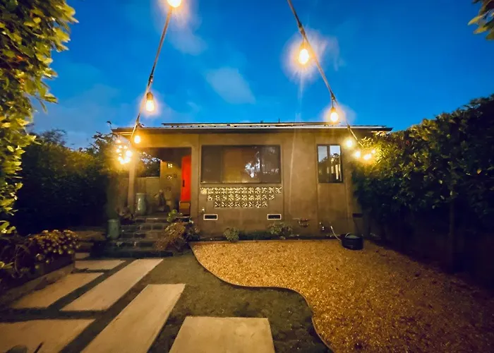 Eco Retreat: Culver's Garden Workspace Haven