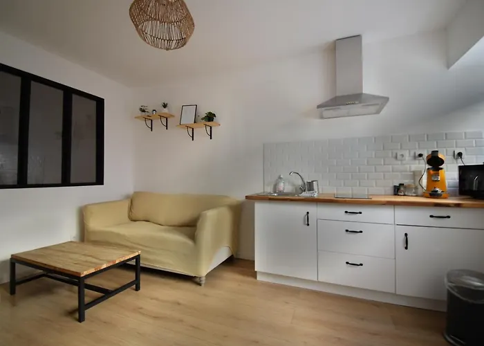 Appartement cosy à 50 m de la plage et du port