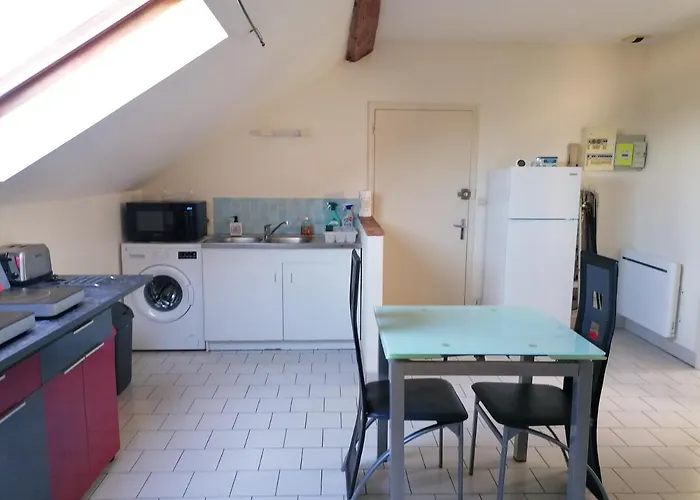 Appartement climatisé avec parking privé à Doué la fontaine