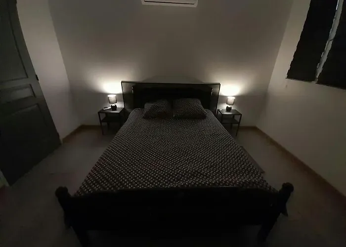 Appartement spacieux &très calme. Spacious&very quiet apartment.