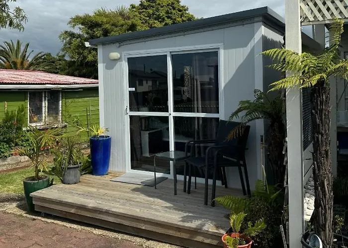 Raglan Seaview Cabin