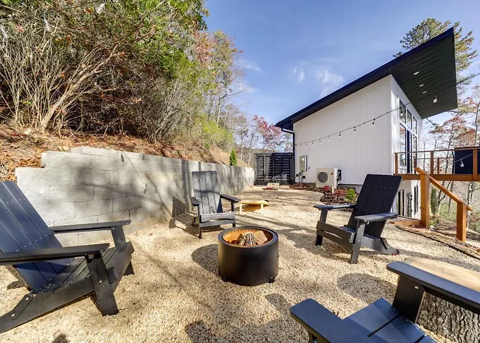 Modern Mountain-View Sanctuary In Pisgah Forest