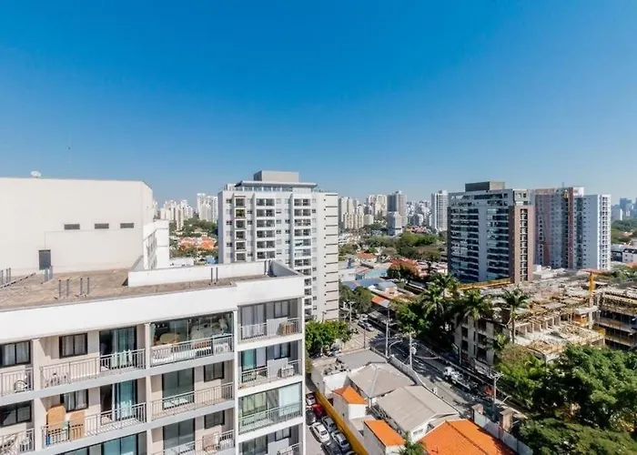 Pousada privada: Studio completo ao lado do metro em Moema!