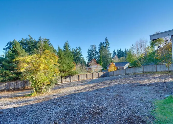Gig Harbor Vacation Rental Home: 1 Mi To Uptown!
