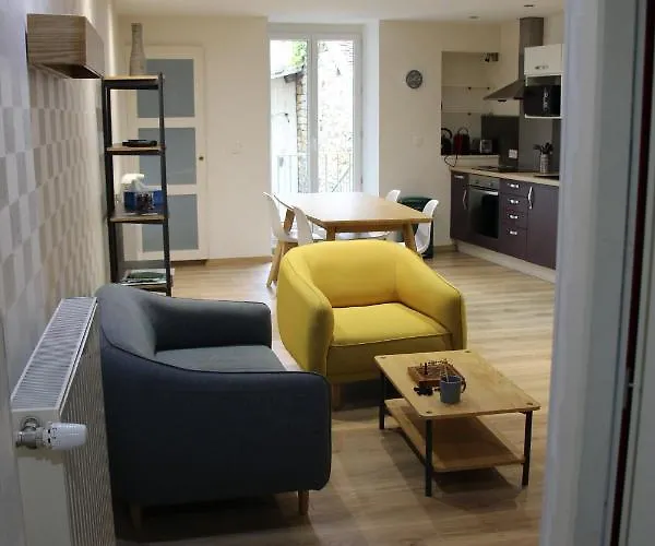 joli 2 pièces avec cour privée