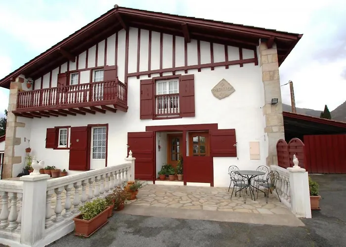 Larzabalea