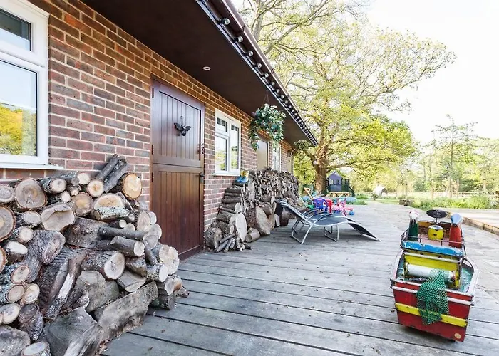 The Stables - 2 Bed With Large Garden And Hot Tub.