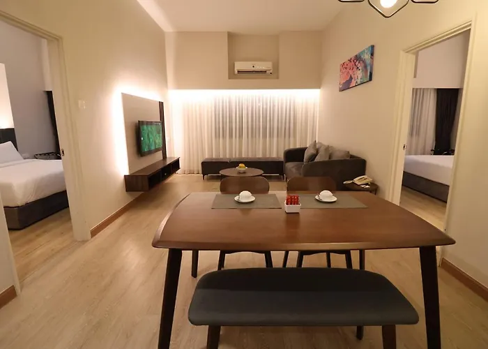 Apart hotel: Crown Regency Serviced Suites