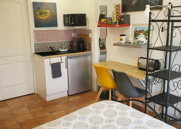 Suite indépendante avec coin repas, et terrasse