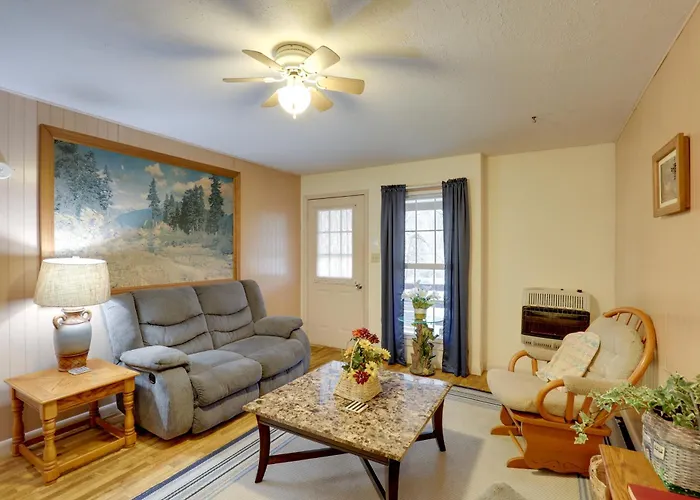 Carolina Country Cabin! Hot Springs Getaway