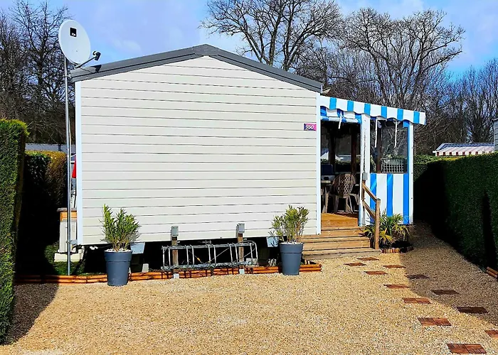 Mobilhome 2ch climatisé-terrasse fermée-4 vélos-camping 4 étoiles Les Charmettes