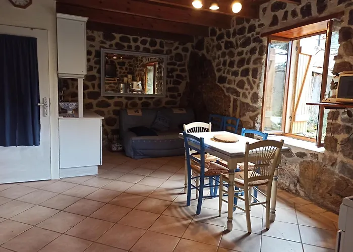 Gîte le rocher du château de Retourtour